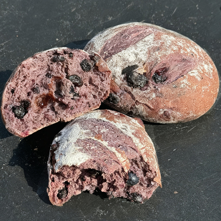 freshblueberry-mulberry-chocolate-soft-omelet-100g-1