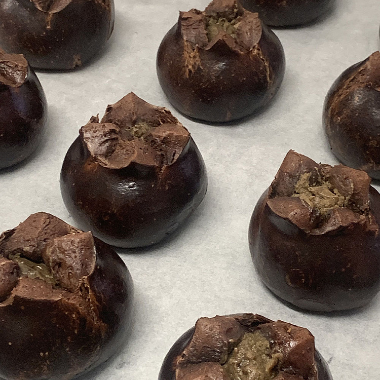 g-lab-hojicha-dark-chocolate-pretzel-ball-150g-2