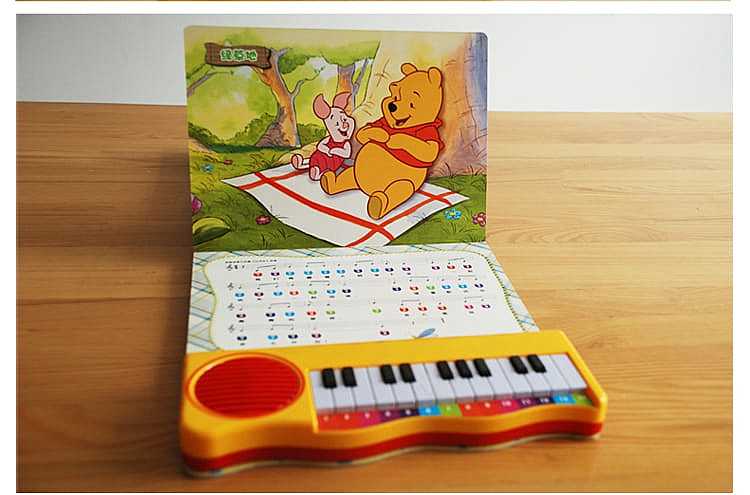 le-fun-and-pooh-learn-piano-together-7