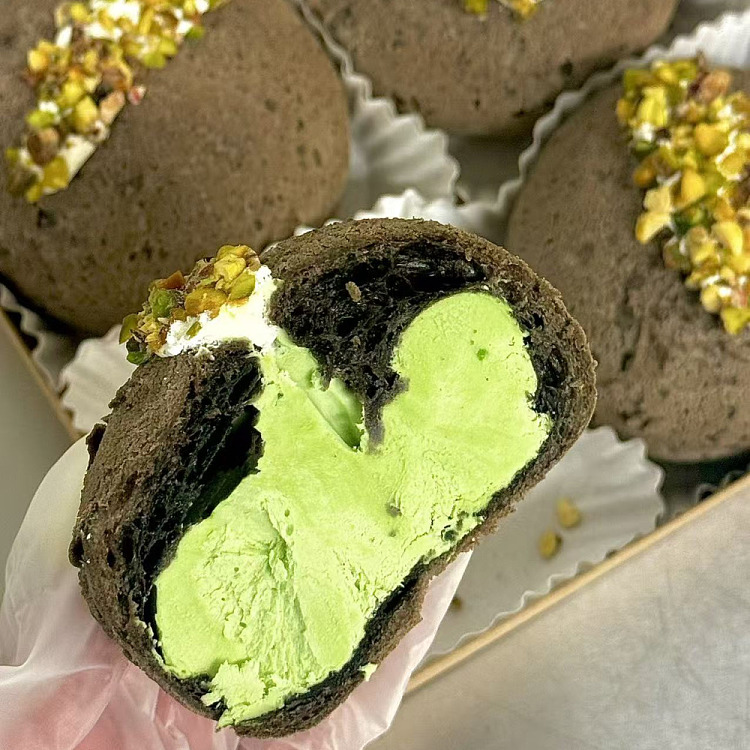 umall-baking-pistachio-cream-spuds-4pcs-1