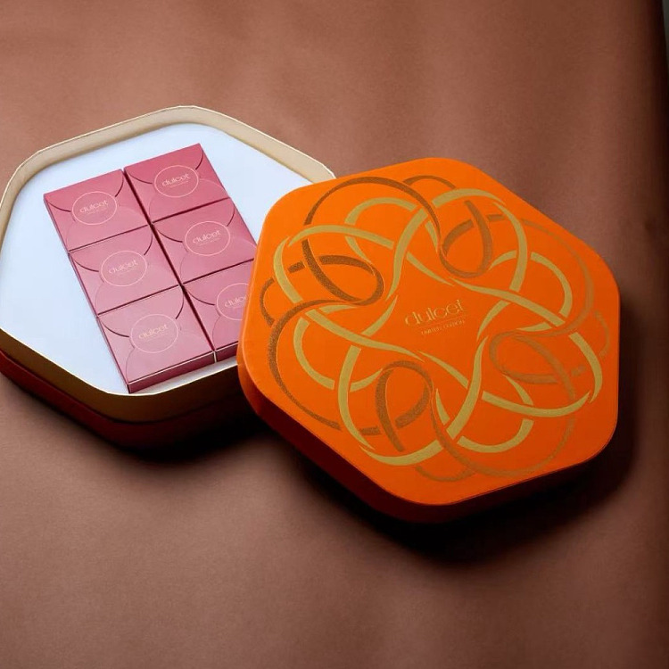 gift-box-dulcet-moonlight-glow-mooncakes-6-pieces-400g-3