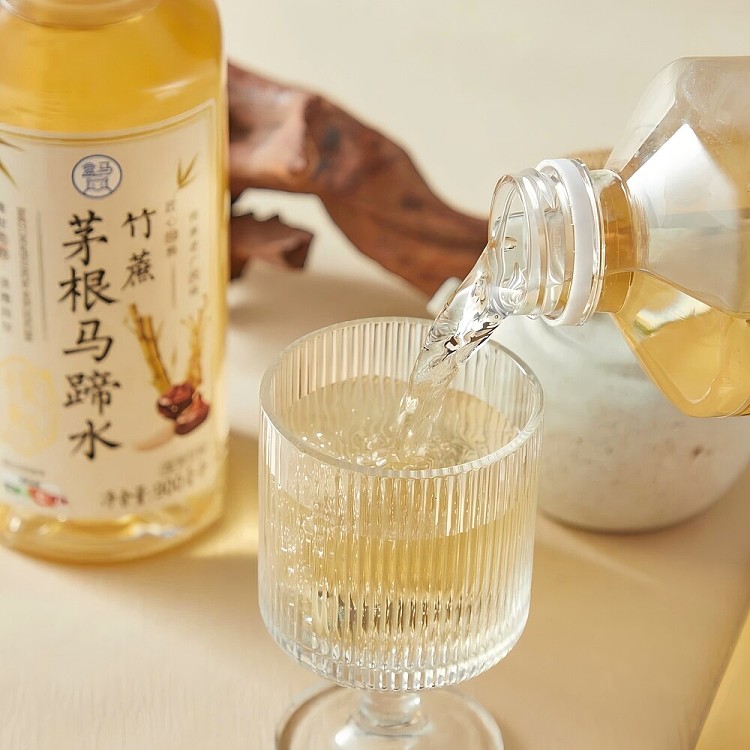 box-horse-artisan-slow-boiled-bamboo-cane-and-thatched-root-horseshoe-water-900ml-3