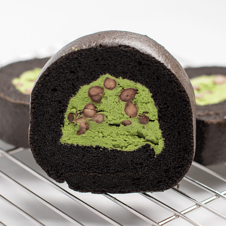 freezeboxing-black-gold-matcha-red-bean-roll-330g-5