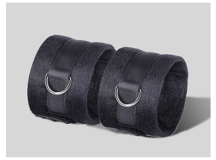 riddick-sm-toys-bed-bondage-hand-and-foot-strap-combination-7