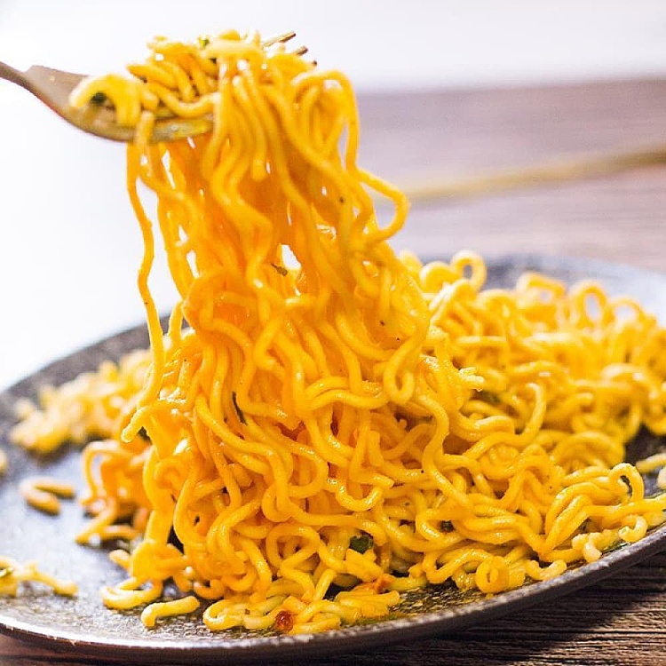 running-eggs-dry-noodles-salted-egg-yolk-crab-flavor-92g4pcs2-2