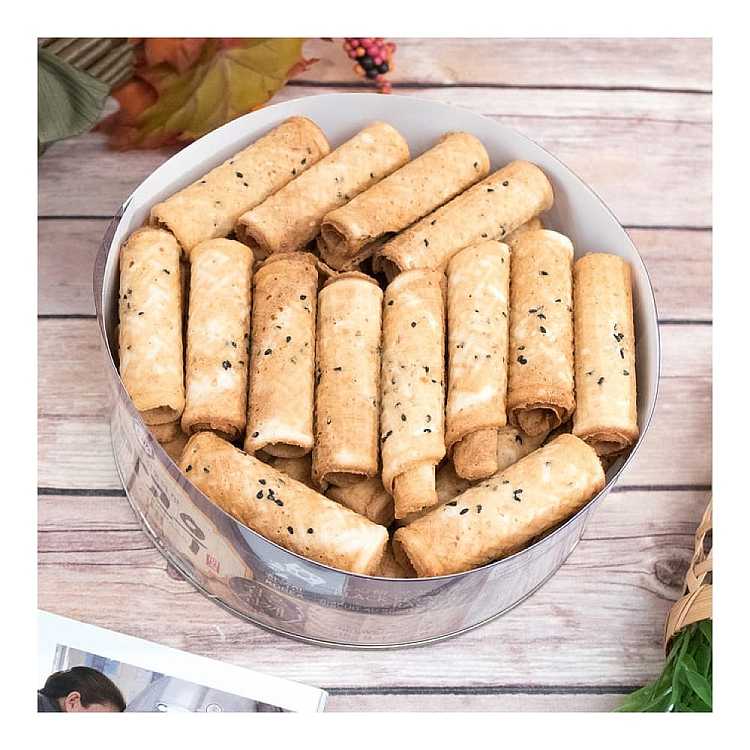 surasang-korean-traditional-roll-cake-black-sesame-flavor-365g-3