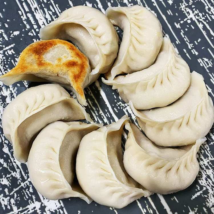 frozenzilu-private-cuisine-old-shanghai-fresh-meat-pot-stickers-10pcs-1