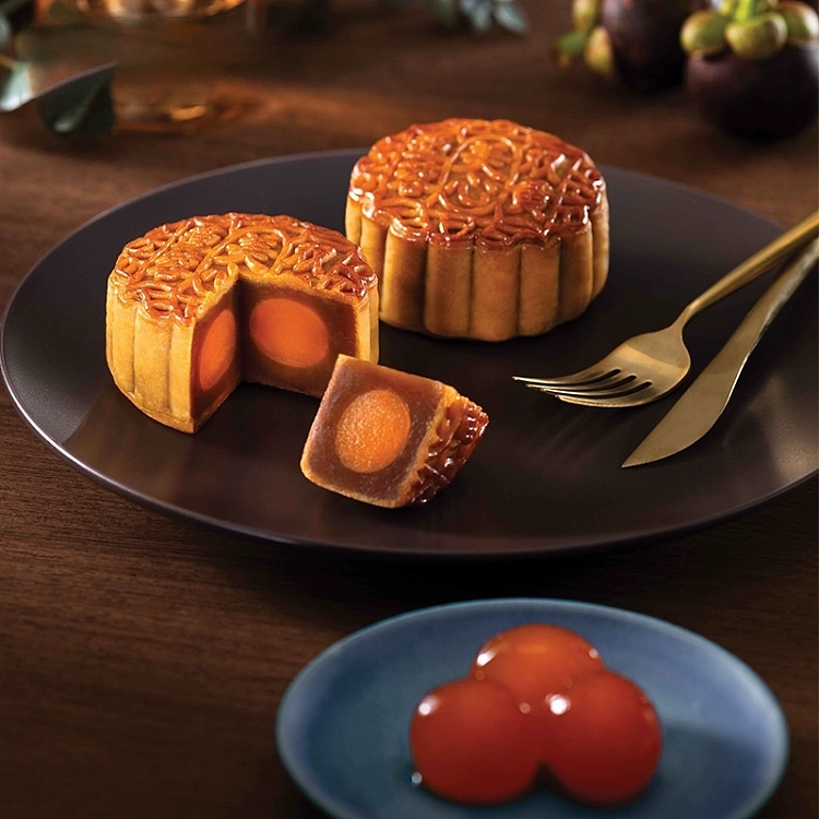 gift-boxhong-kong-maxims-double-yellow-lotus-seed-paste-moon-cake-4-pieces-into-740g-2