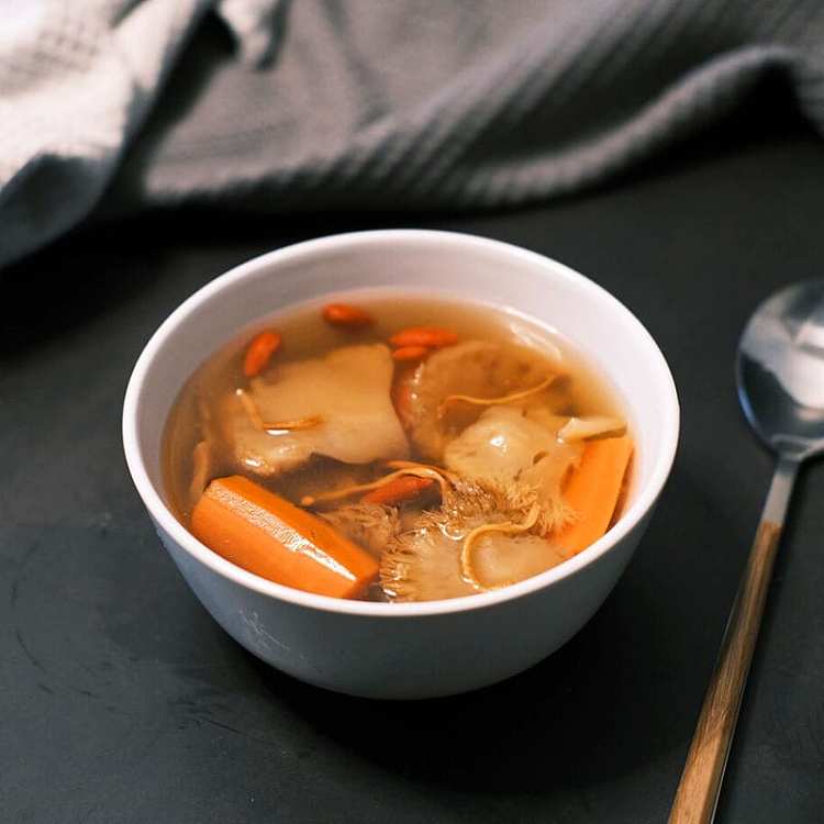 frozen-heart-cafeteria-monkey-head-mushroom-cordyceps-flower-whelk-stewed-chicken-soup-500g-1