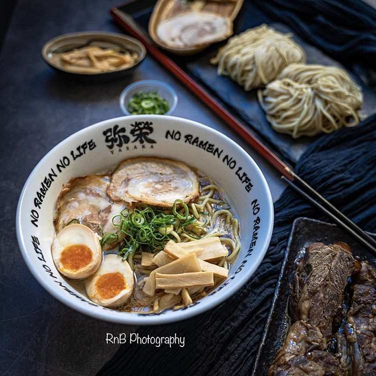 frozen-yasaka-yayoi-ramen-miso-flavor-610g-2
