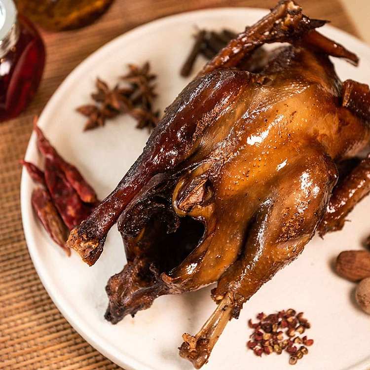 fresh-south-style-braised-chicken-north-style-sauce-smoked-with-fragrant-wood-whole-chicken-approximately-105kg-1