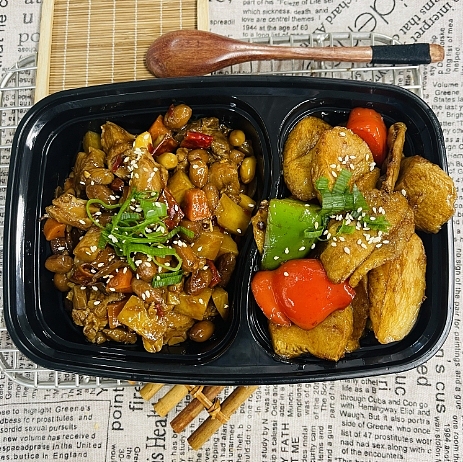 stir-fried-pork-with-double-peppers-and-king-oyster-mushroomkung-pao-chicken-1