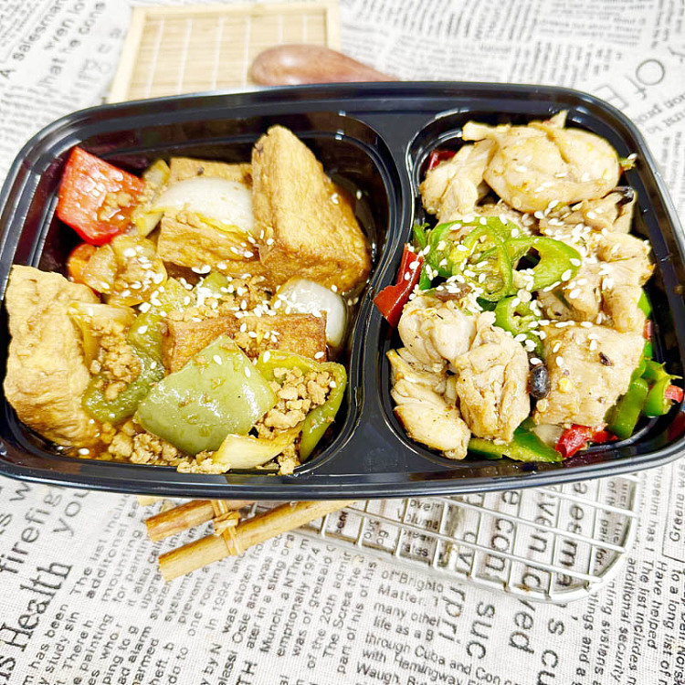 765-szechuan-style-stir-fried-diced-chicken-thighs-medium-spicy-teriyaki-minced-pork-tofu-casserole-1000ml-box-1