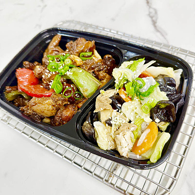 2296酱香炒鸡(辣)＋三色菜豆腐煲（1000ml盒装）