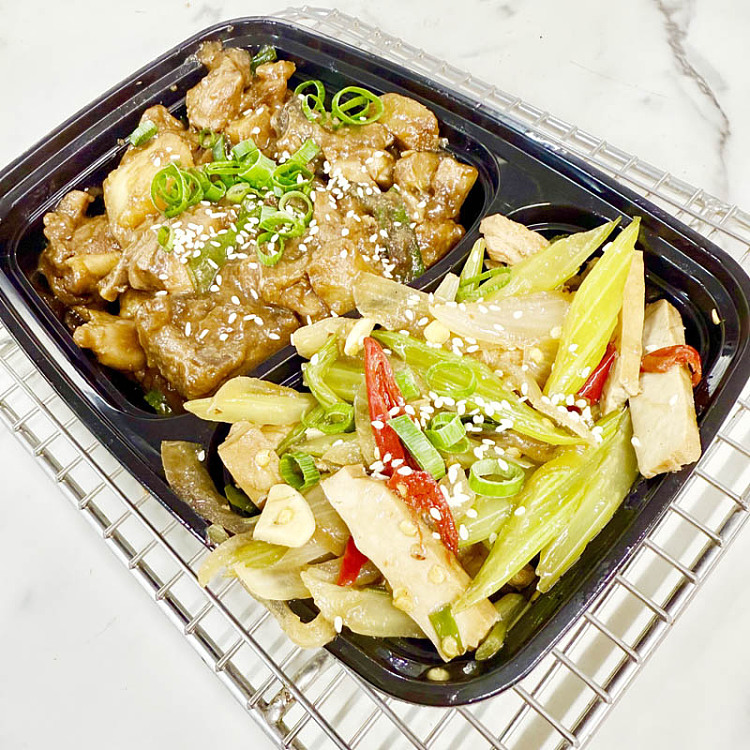 stir-fried-dried-tofu-celery-with-pork-bellchicken-and-shiitake-mushroom-stew-1