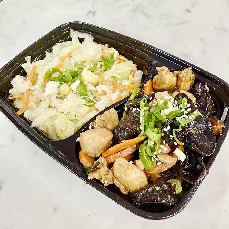 stir-fried-chicken-with-carrot-black-fungusstir-fried-cabbage-1