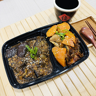 823台式三杯鸡+红烧肉末茄子（1000ml盒装）【约540g】