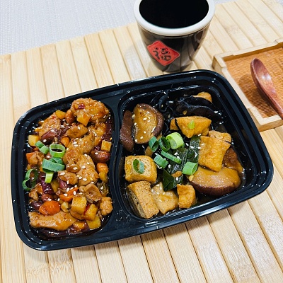 530宫保鸡丁（辣）+香菇木耳豆腐泡【1000ml盒装】【约510g】
