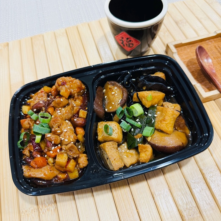 kung-pao-chicken-mushroom-and-black-fungus-tofu-soup-1