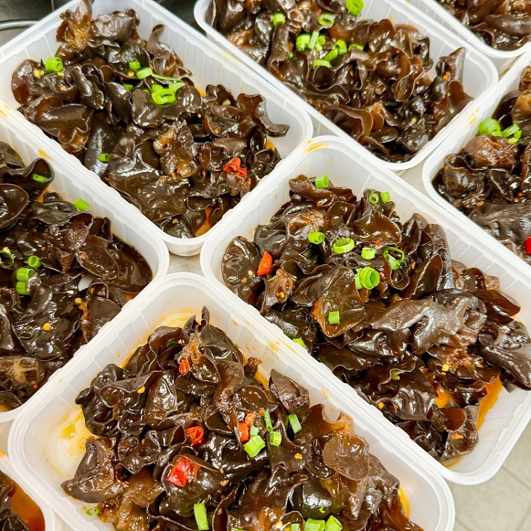 cold-tossed-black-fungus-1
