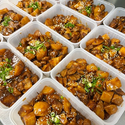 11.9刀新主厨  红烧肉炖土豆【750ml盒装】（约450g）